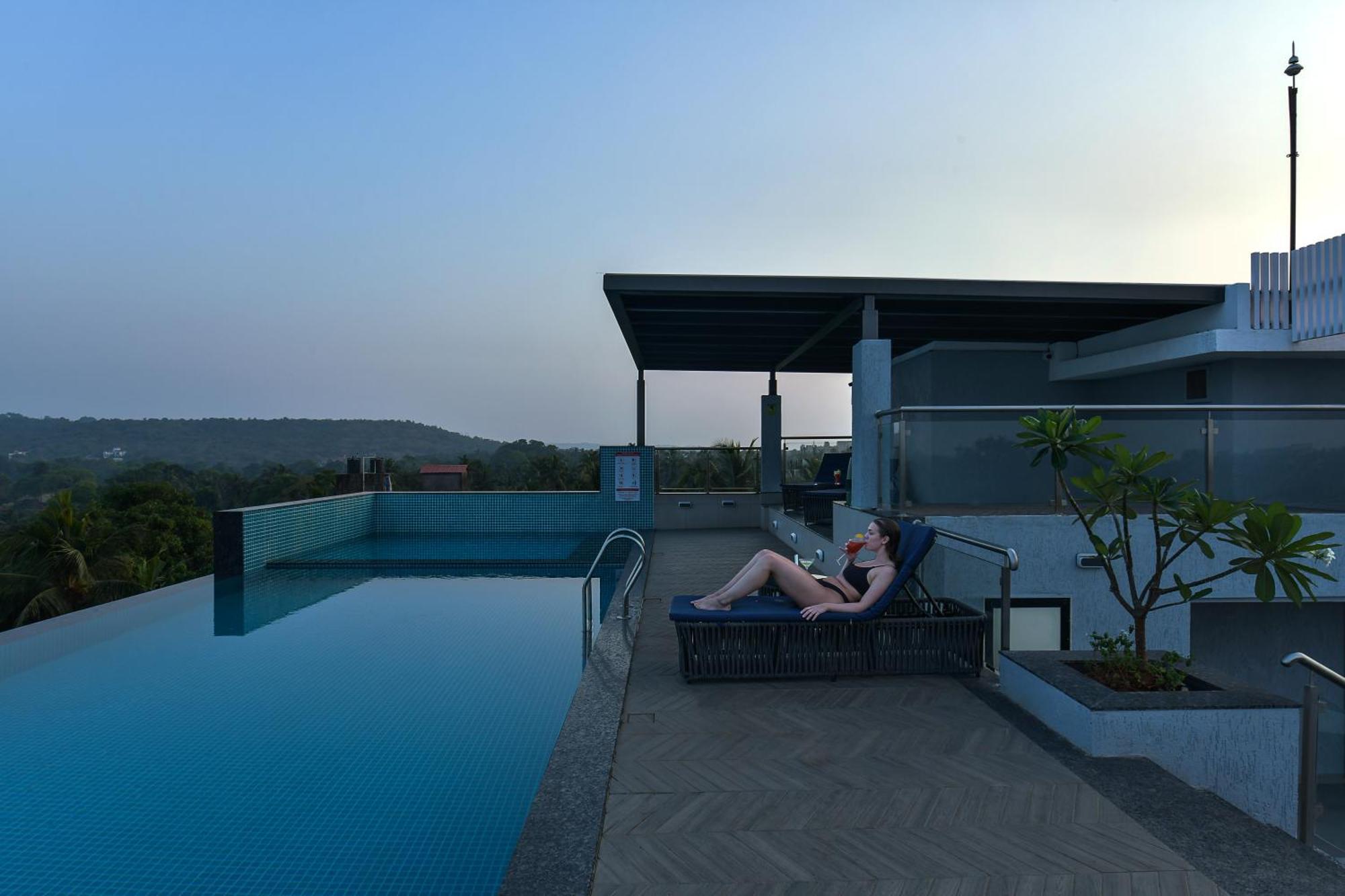 Meritas Auberge Calangute Goa Esterno foto
